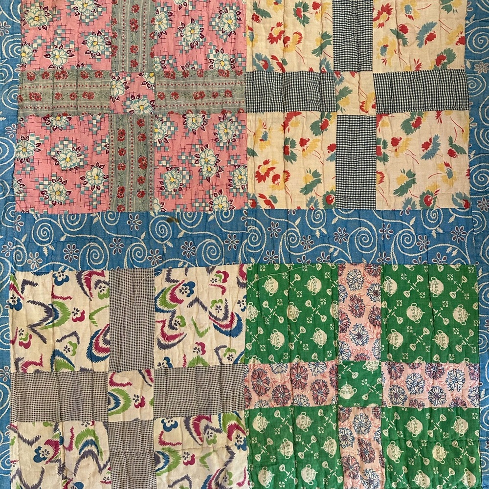 Patchwork Quilt with Multicolor Design - Picture 2 of 8